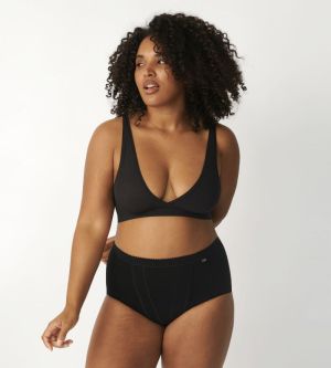 0004 BLACK