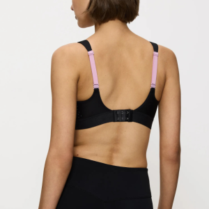  0004 BLACK